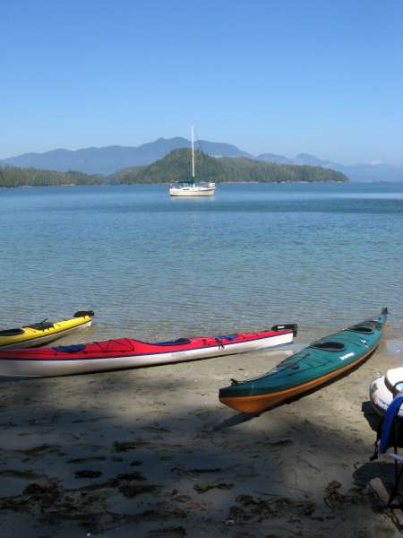 Kayaks & sailboat-600.jpg